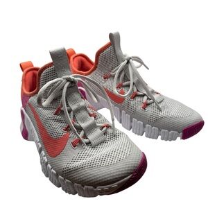 Nike Woman’s Free Metcon 3 Training Shoe Size 9.5 Vast Gray Fire Pink Pull On